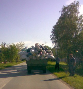 iznosenje smece u srbiji 2010te.jpg